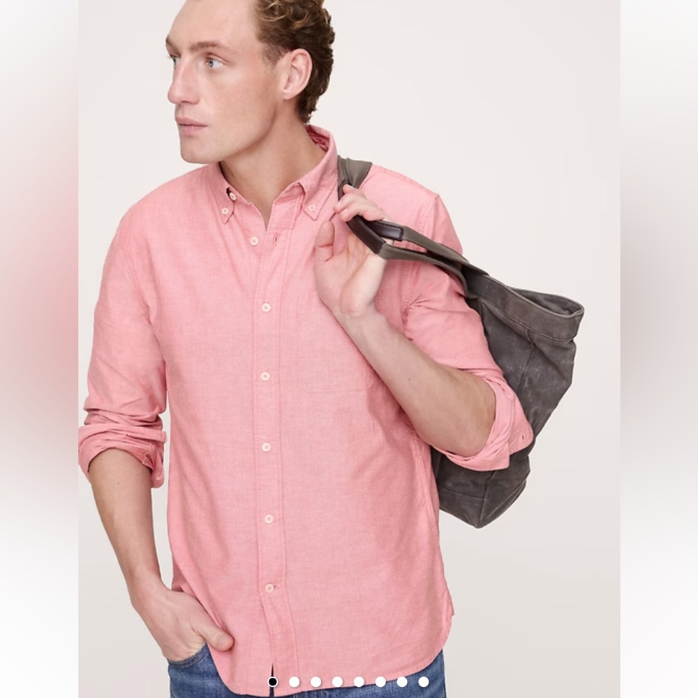 Banana Republic Men's Untucked Fit Button-Down Shirt